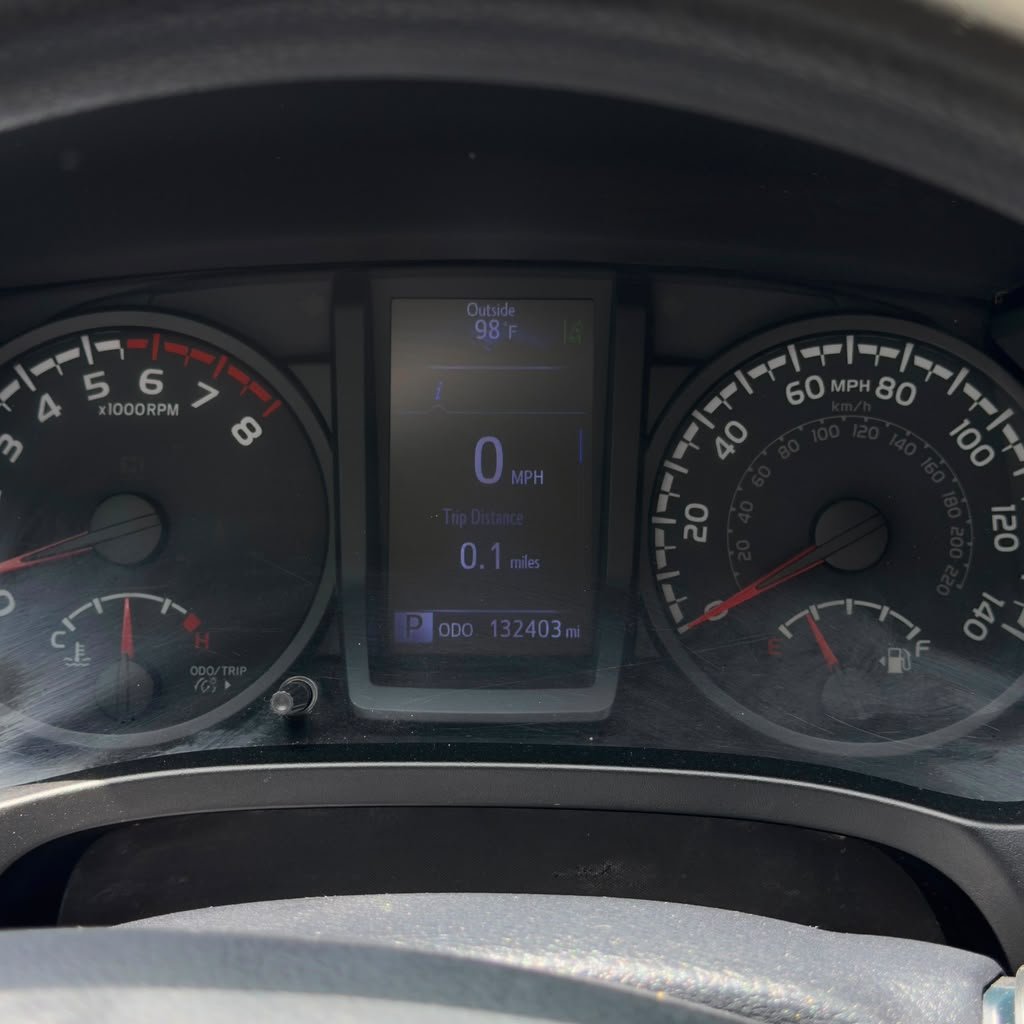 Toyota Tacoma 2020 - Detalle Interior