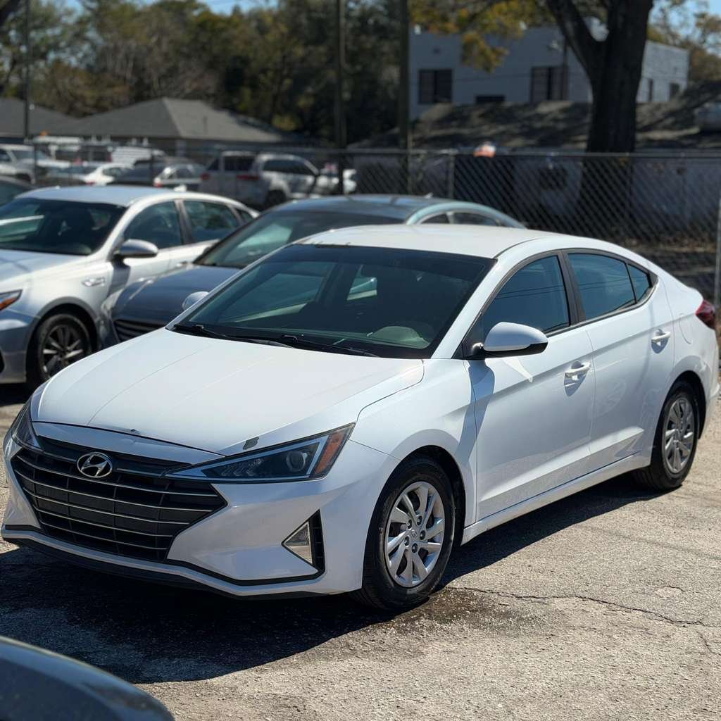 Hyundai Elantra 2019 - vista 2