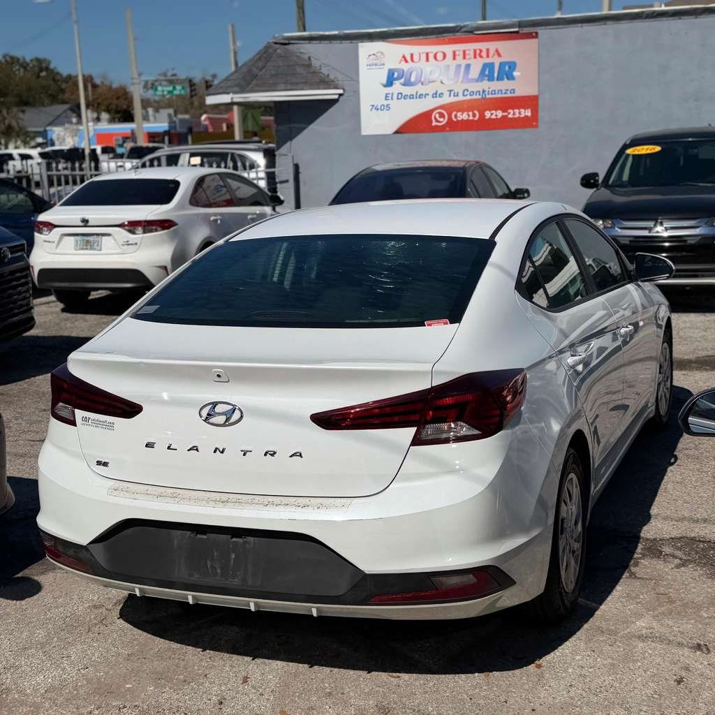 Hyundai Elantra 2019 - vista 4