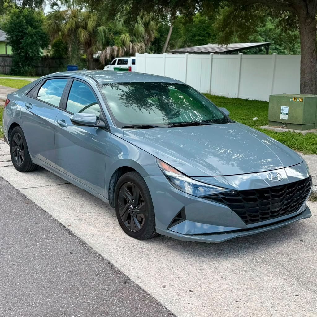 Hyundai Elantra 2021 - vista 1