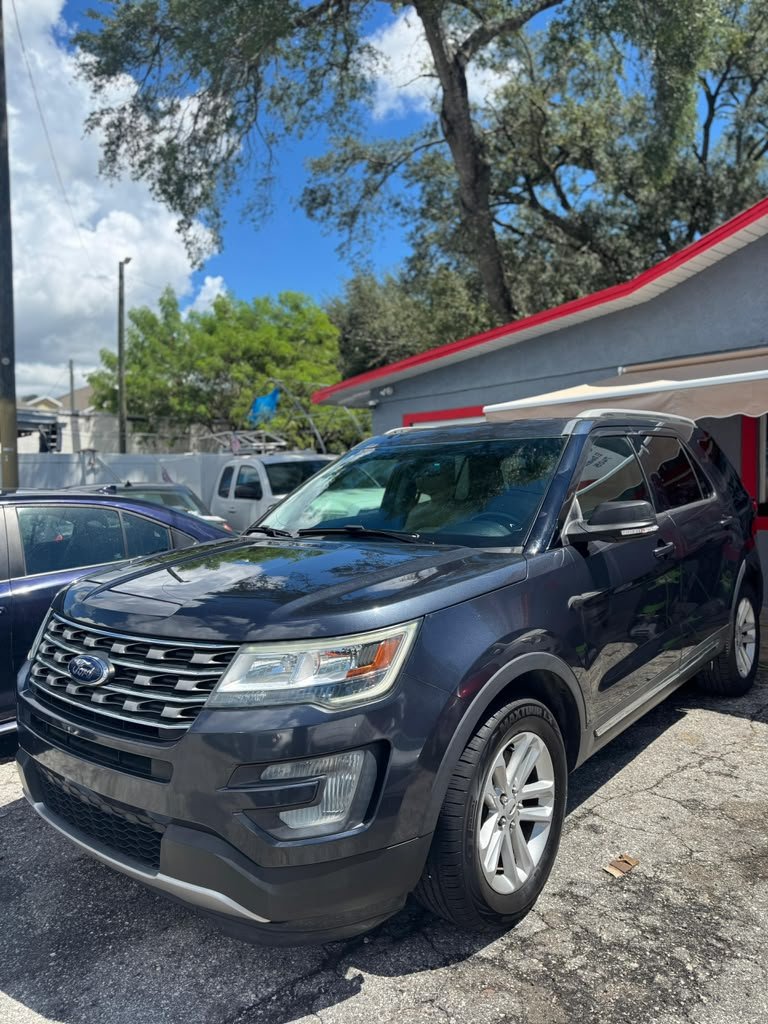 Ford Explorer XLT 2017 - vista 2
