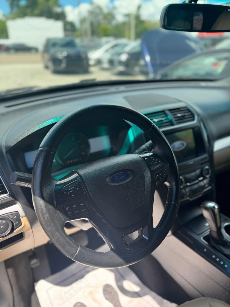 Ford Explorer XLT 2017 - vista 4