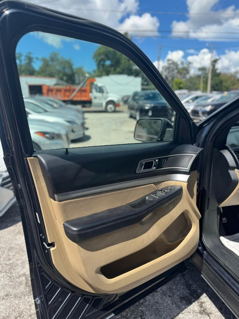 Ford Explorer XLT 2017 - Detalle Interior