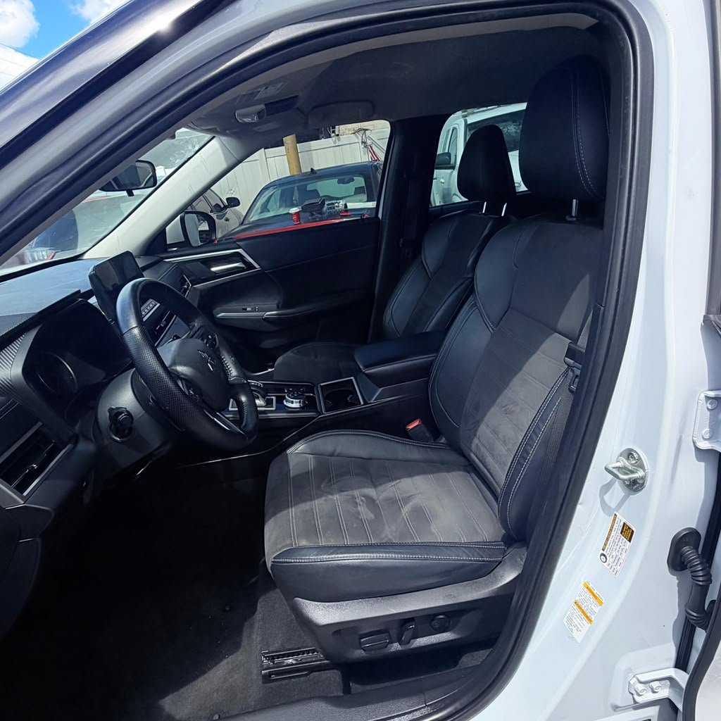 Mitsubishi Outlander 2022 - vista 4