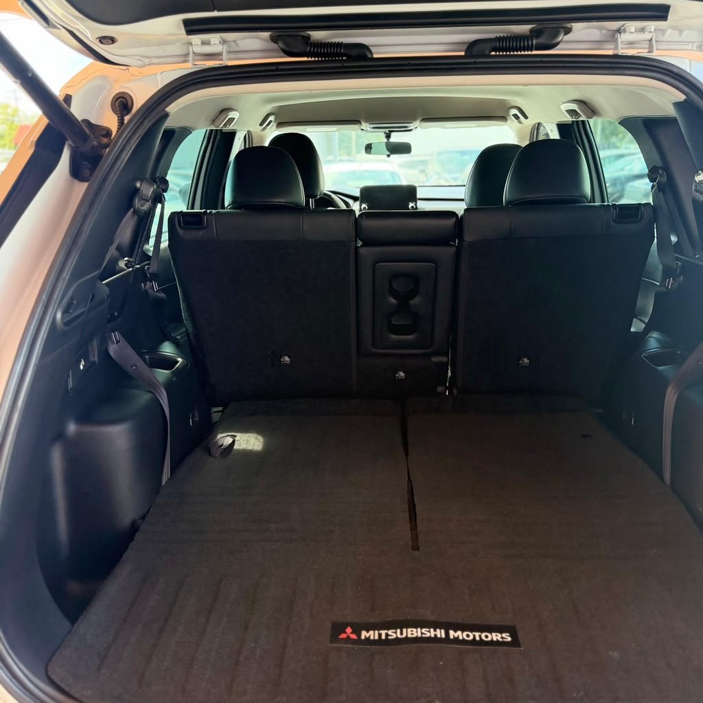 Mitsubishi Outlander 2022 - Detalle Interior